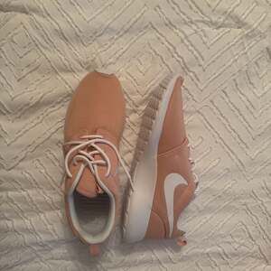 Nike Women's Roshe One 'Coral Stardust' Pink White Running Shoes